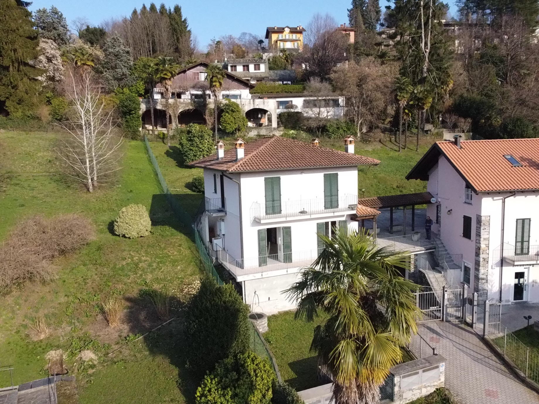 4 -  Orta San Giulio Elegante Appartamento con Giardino e Vista Lago Orta San Giulio